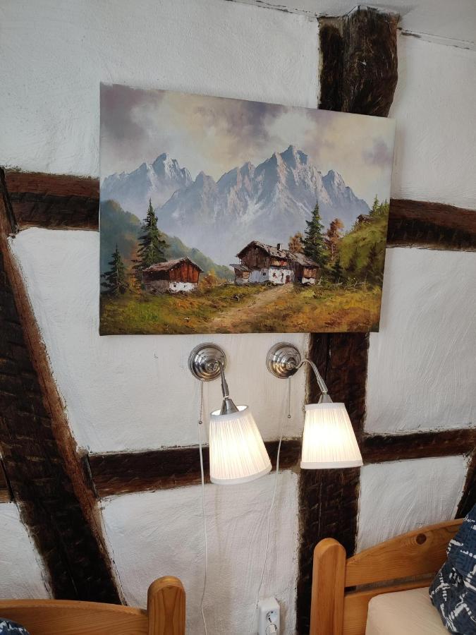 Gemuetliche Gaestezimmer In Einem Neu Sanierten Fachwerkhaus Sachsenheim Extérieur photo