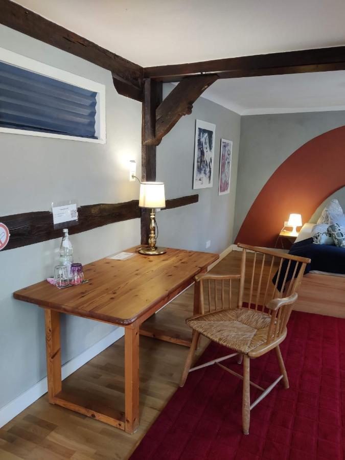 Gemuetliche Gaestezimmer In Einem Neu Sanierten Fachwerkhaus Sachsenheim Extérieur photo