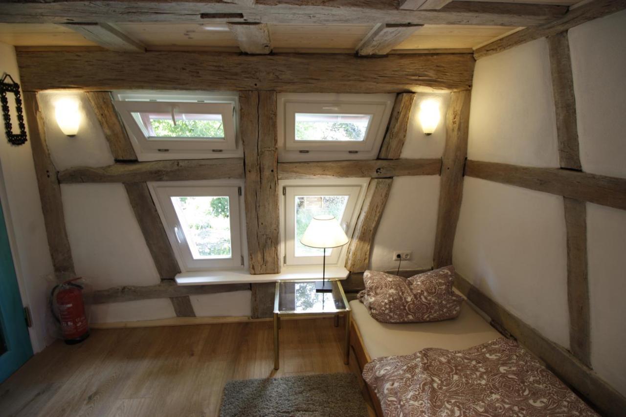Gemuetliche Gaestezimmer In Einem Neu Sanierten Fachwerkhaus Sachsenheim Extérieur photo