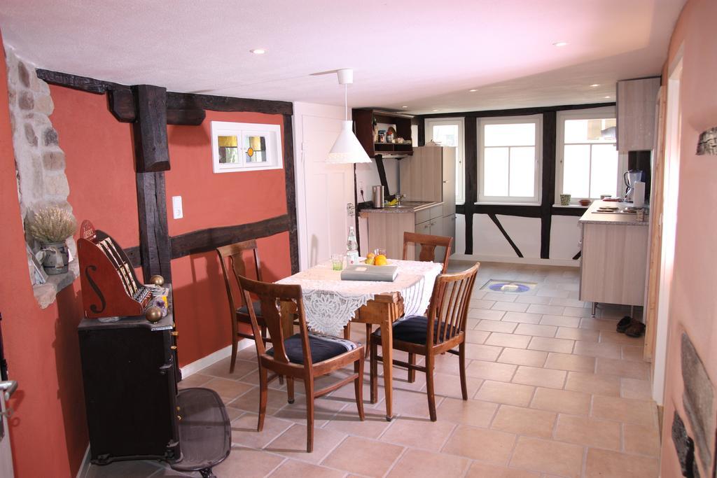 Gemuetliche Gaestezimmer In Einem Neu Sanierten Fachwerkhaus Sachsenheim Extérieur photo