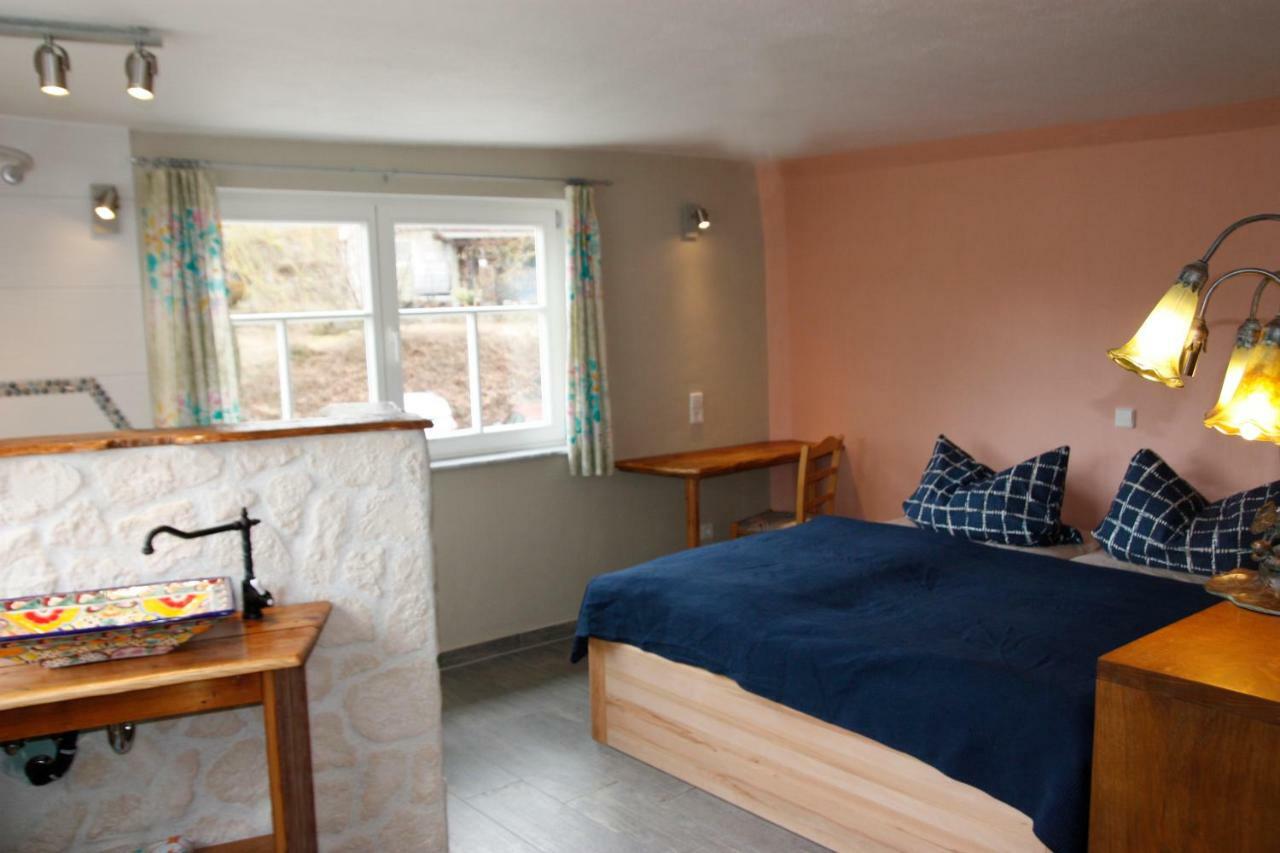 Gemuetliche Gaestezimmer In Einem Neu Sanierten Fachwerkhaus Sachsenheim Extérieur photo