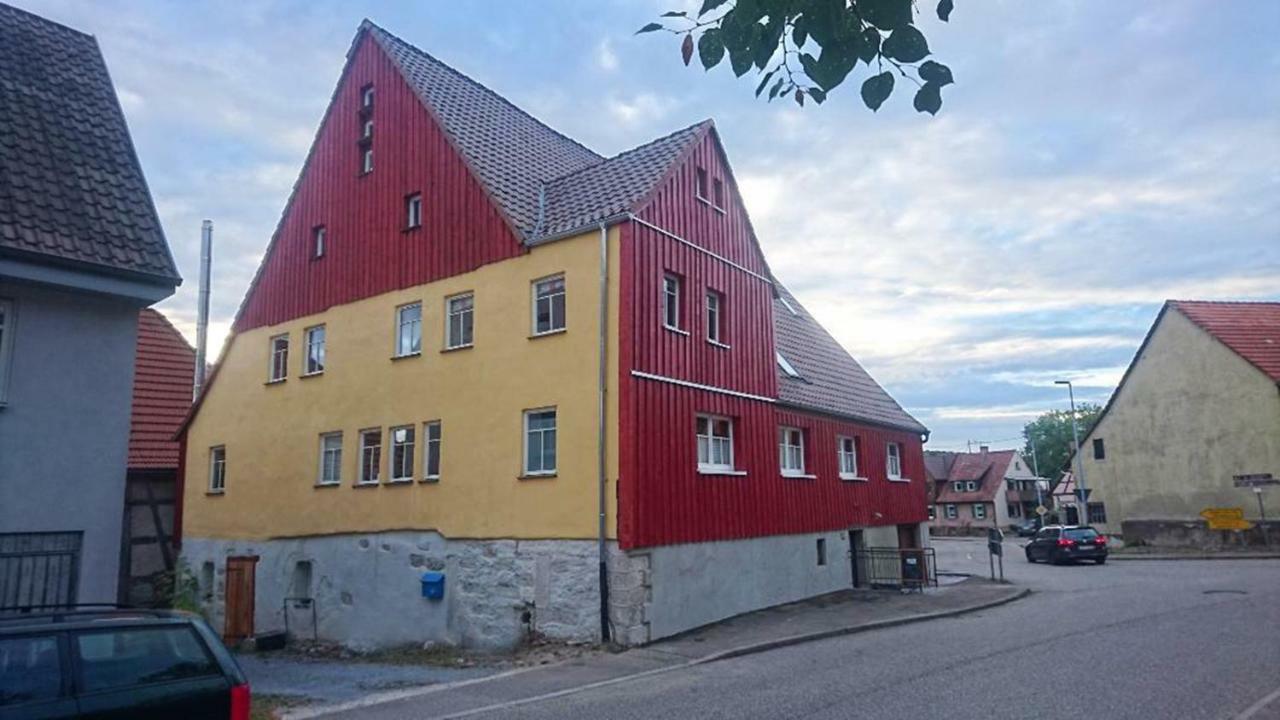 Gemuetliche Gaestezimmer In Einem Neu Sanierten Fachwerkhaus Sachsenheim Extérieur photo